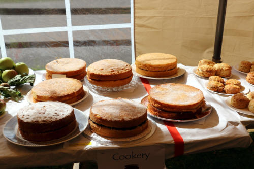 Delicious Victoria sponges and scones