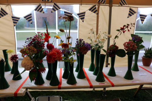 There were vases of flowers